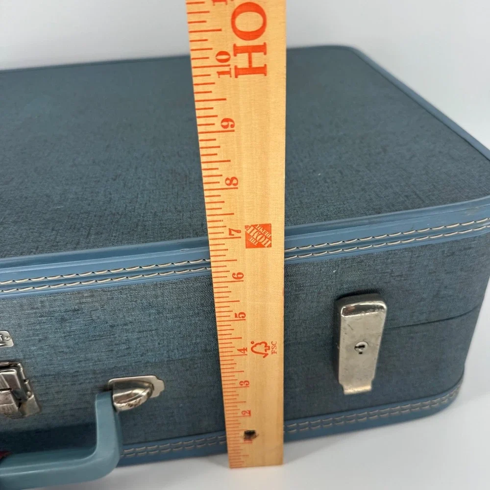 Towncraft Vintage Hardside Suitcase 24in Blue Retro Mid-Century with key